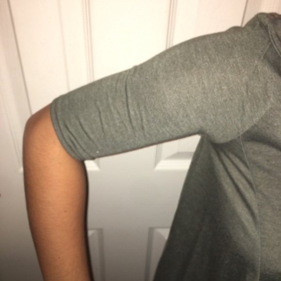 Olive green flowy v neck shirt - Picture 5 of 5